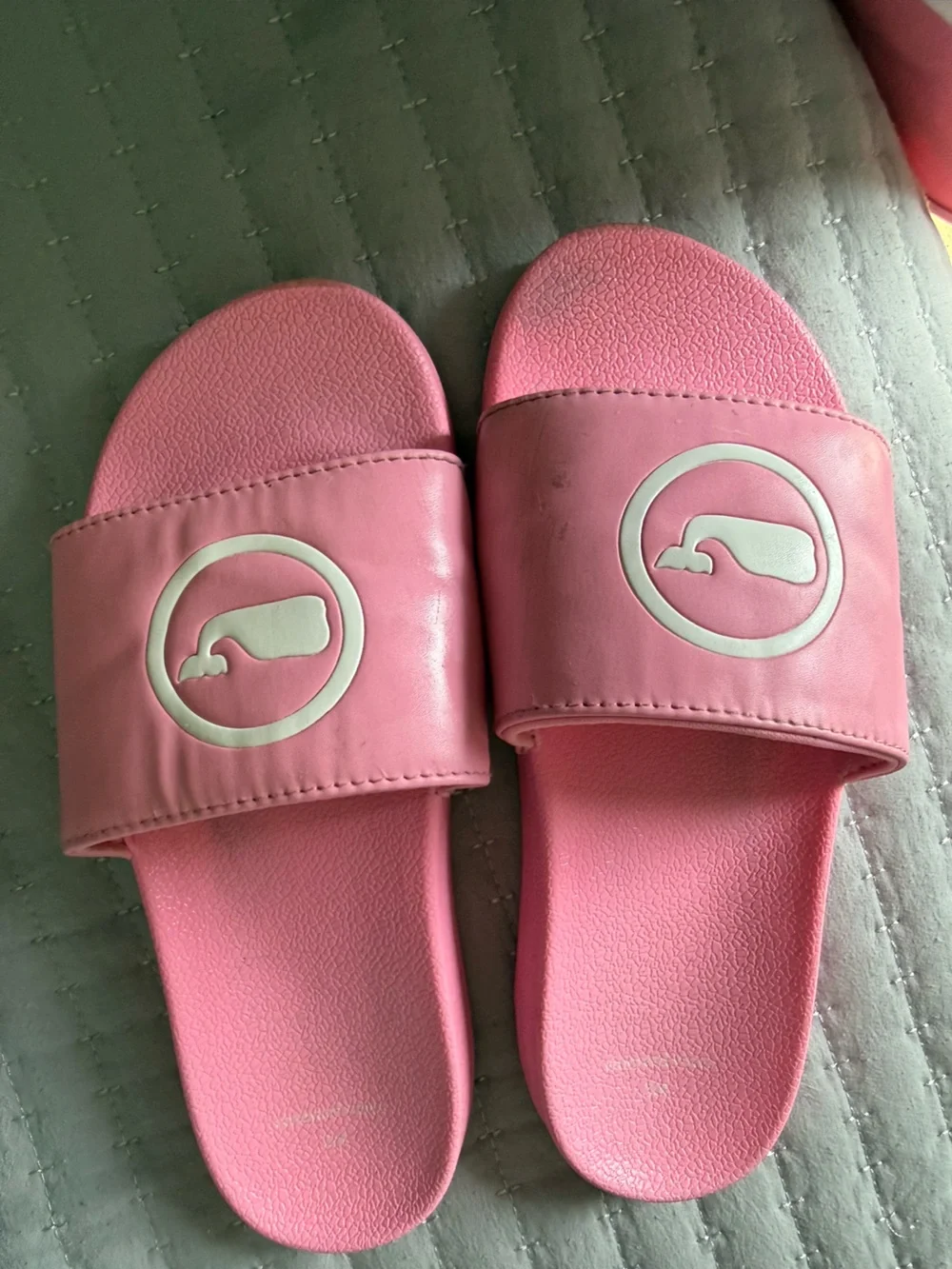 Vineyard Vines Pink Slide Sandals with White Whale Logo - Kids